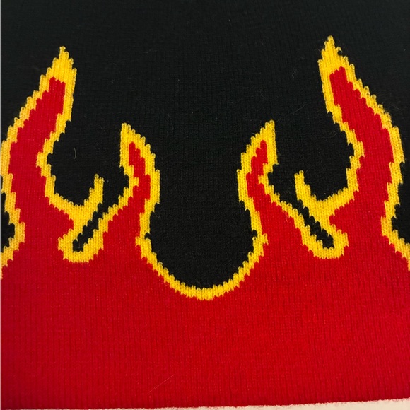 Flame Beanie - Black and Red - Picture 3 of 3